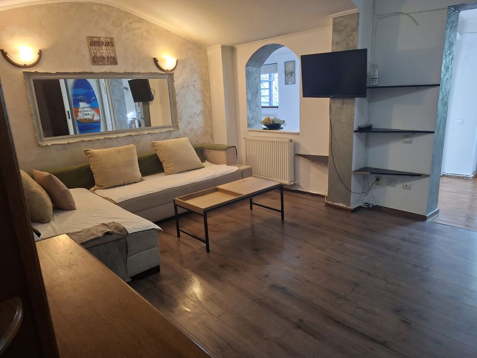 Inchiriez parter de casa