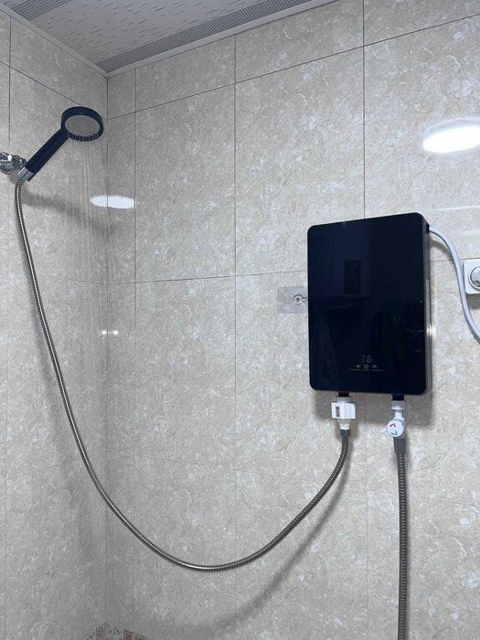 Проточный нагреватель воды есть доставкаи и оплата на карту