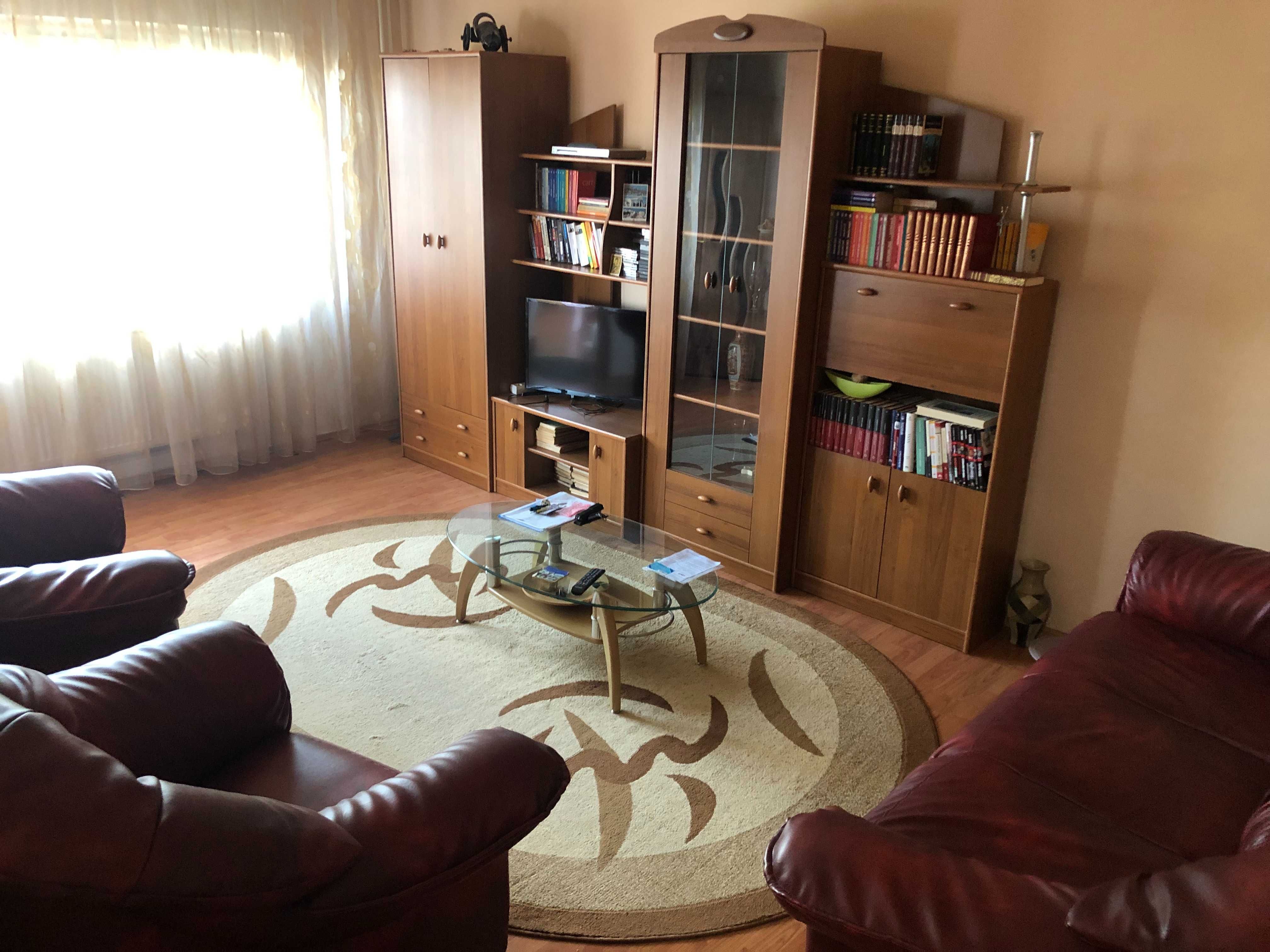 Vand apartament 3 camere in Pitesti, cartier Gavana, Bl M6a+M8a