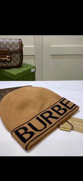 Fes Burberry model 2025-2026