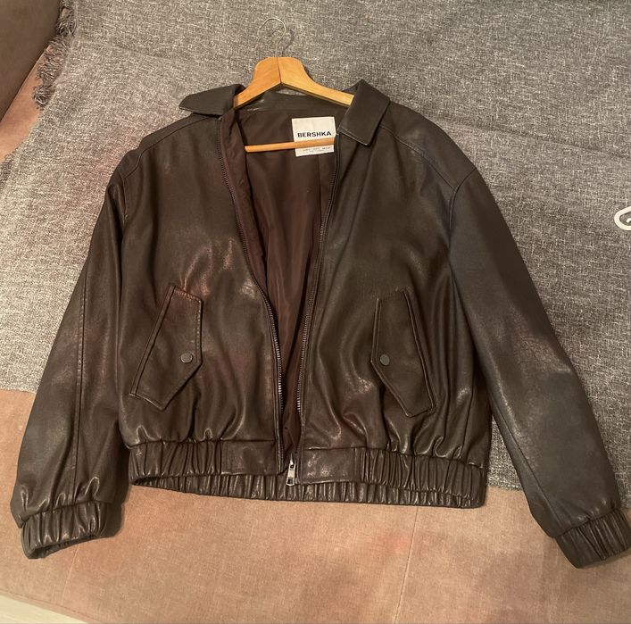 Кожено кафяво яке Bershka