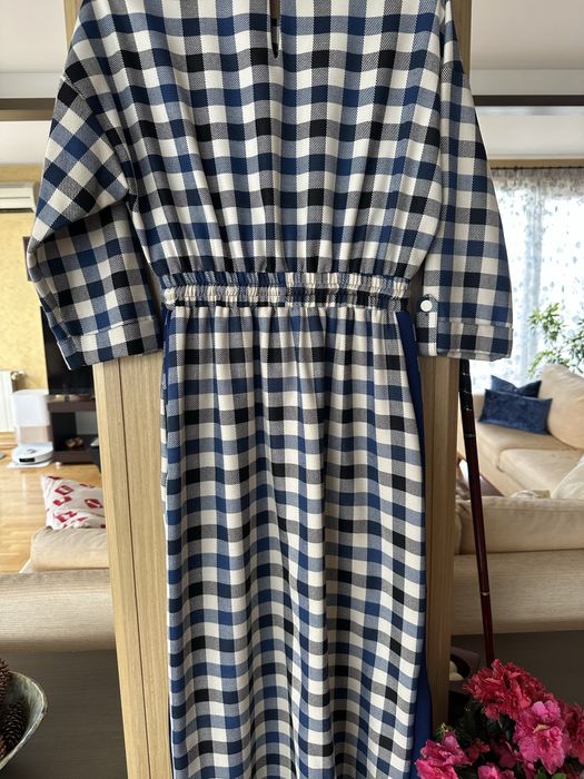 Рокля каре бяло и синьо
