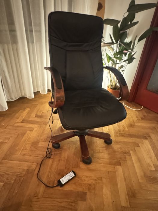 Scaun de birou cu functie de masaj