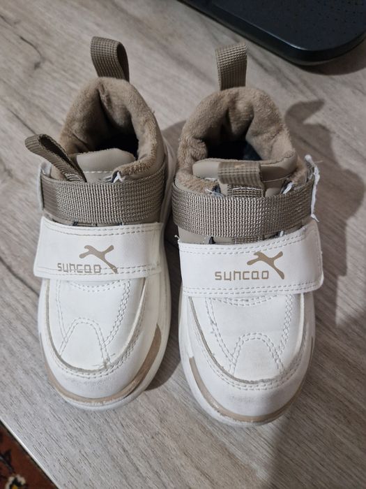 Кроссовки осенние-весенние утеплённые