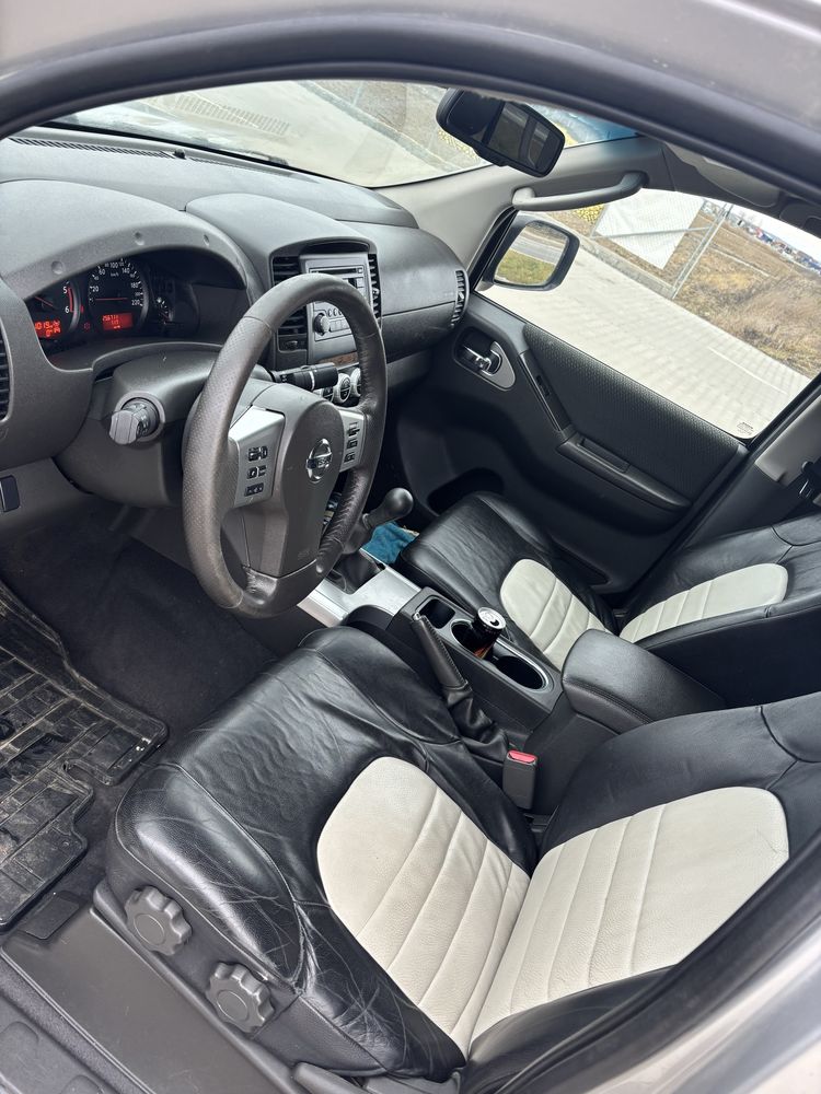 Nissan navara 2.5 diesel / 2012 / 4x4  euro 5