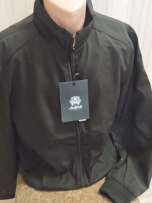 Продам ветровку мужскую 50 размер