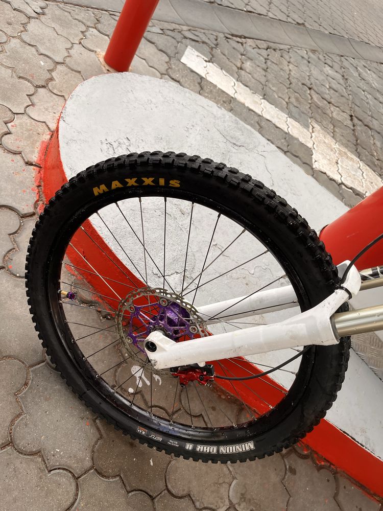 bicicleta downhill specialized demo 8