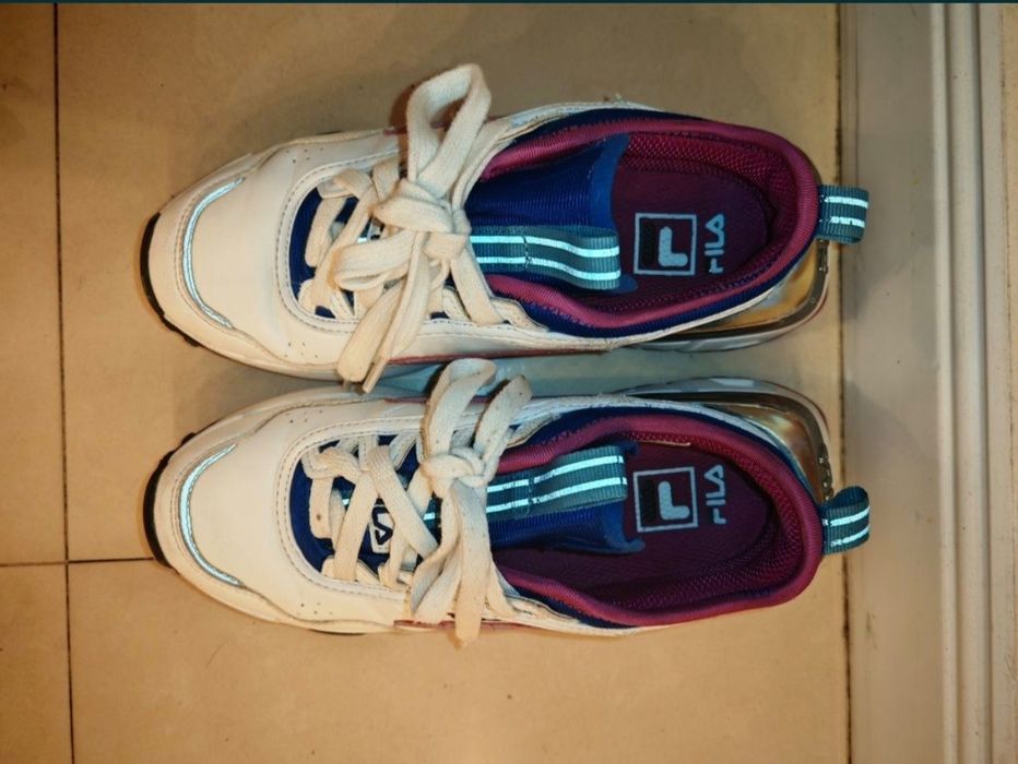 Reducere! Adidași FILA, 38