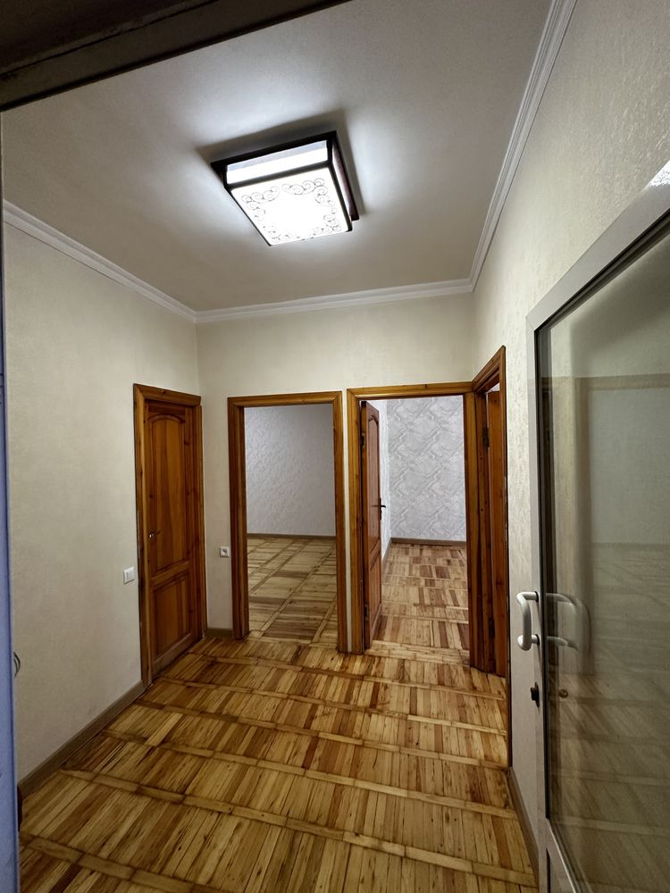 Квартира массив феруза 1 этаж 4 ком.