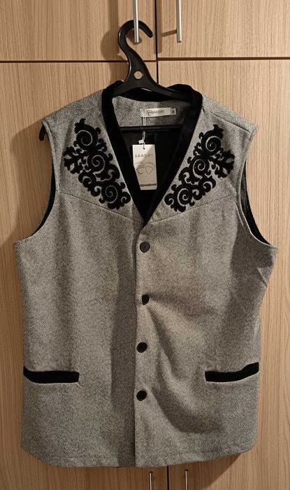 Казахский жилет безрукавка