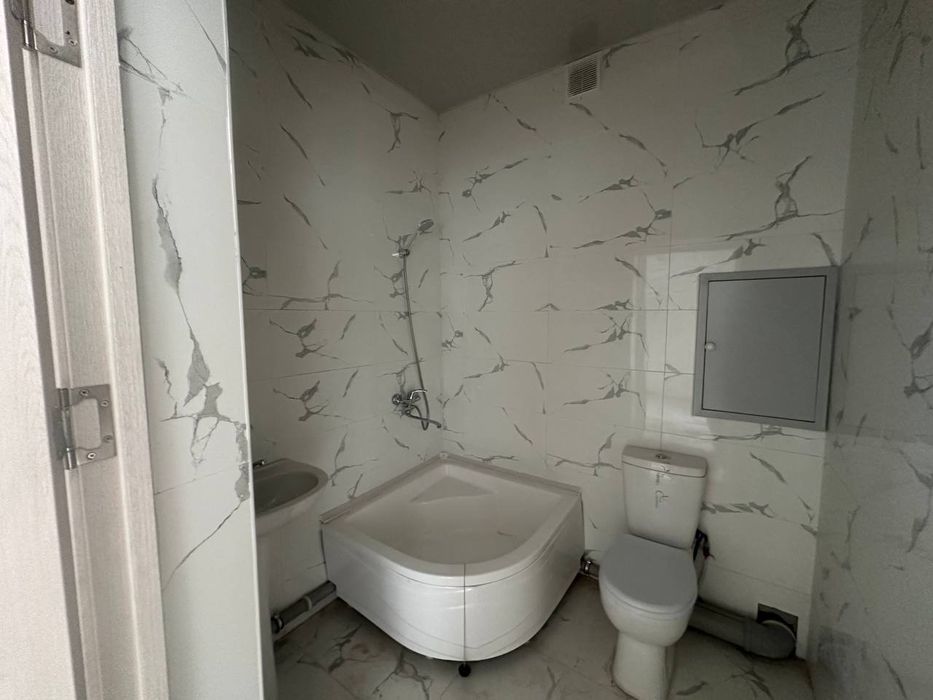 Продается Квартира янги дархон 16 этажный дом 12 этаж 2 комнат