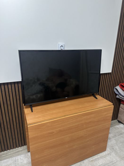 Продам телевизор LG смарт тв
