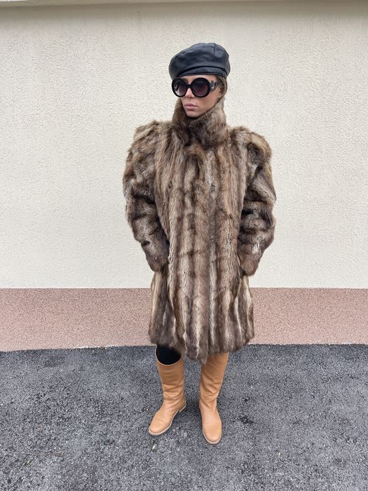 Haina lunga din blana de bizam