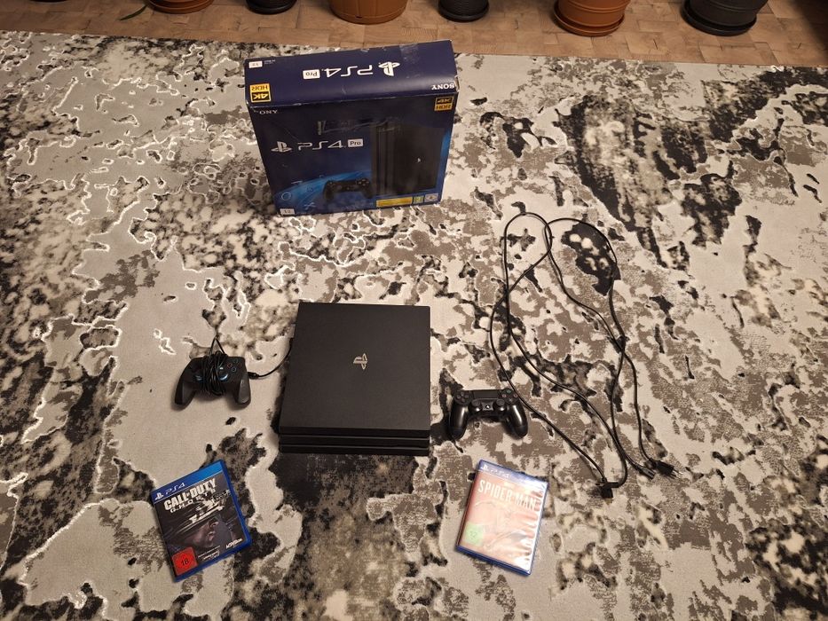 Vând PlasyStation 4 PRO 1TB