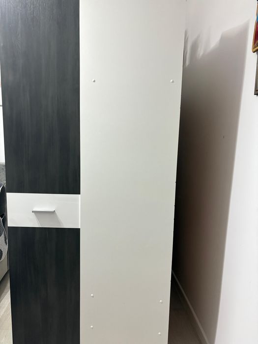 Dulap dormitor negru cu alb