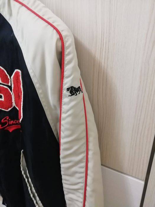 спортно яке закупено от чикаго америка