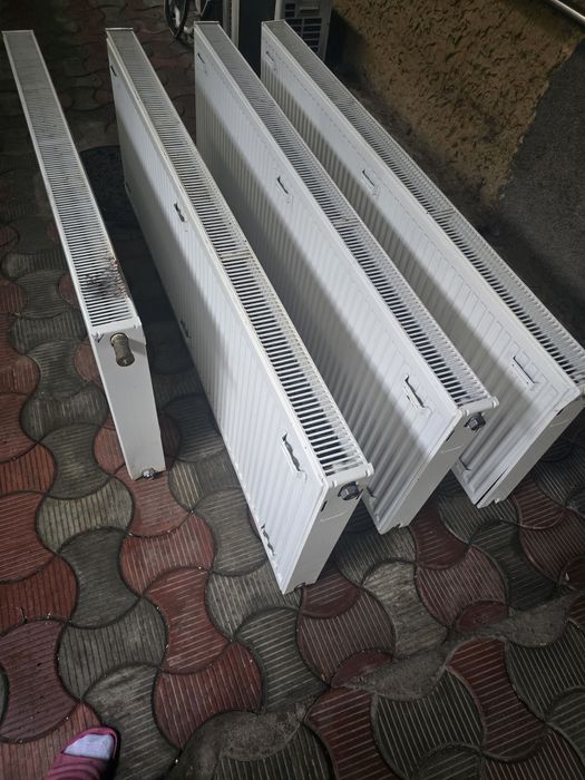 Vănd 4 calorifere 300 ron bucata.