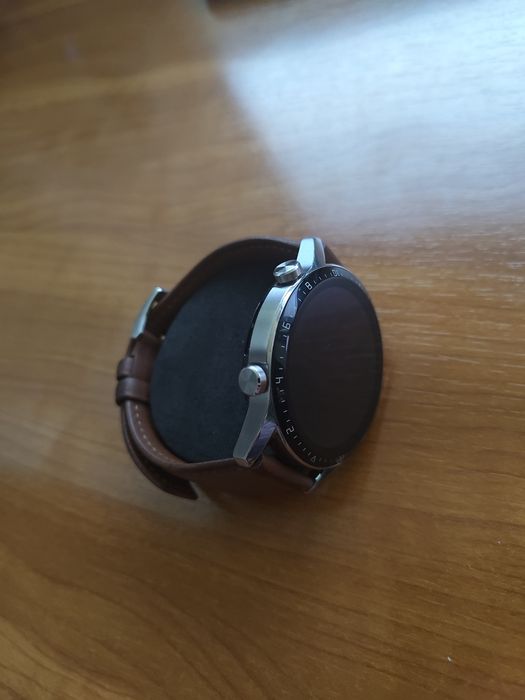Ceas Smartwatch Huawei GT2 46mm curea piele maro si 2 curele siicon