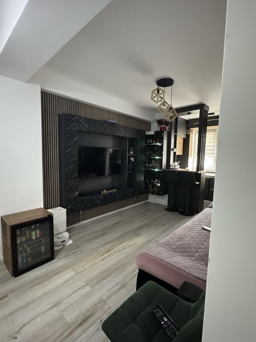 Vand Apartament  3 camere