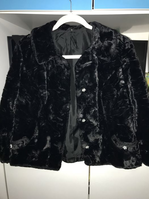 Haina blana artificiala neagra