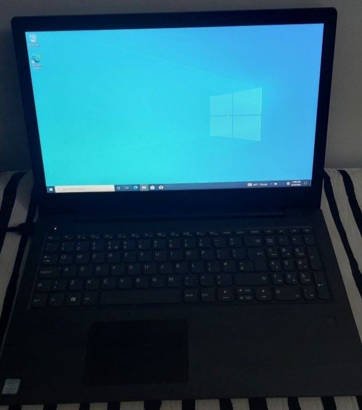 Laptop Lenovo i5 7th 4gb RAM 512ssd