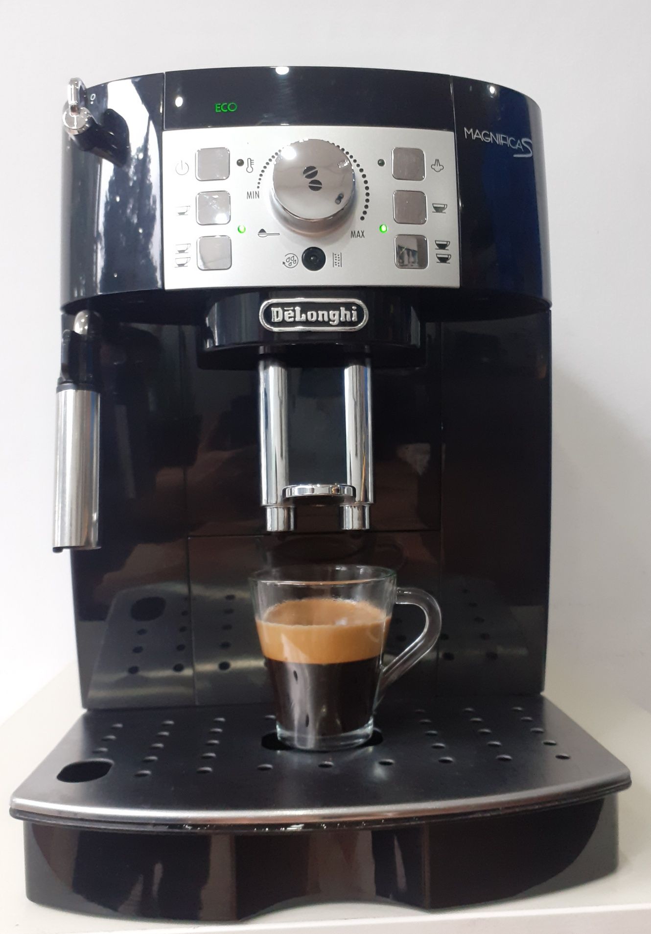 Delonghi Magnifica S ECAM 22.110 - 6 месеца гаранция, Рециклирана!