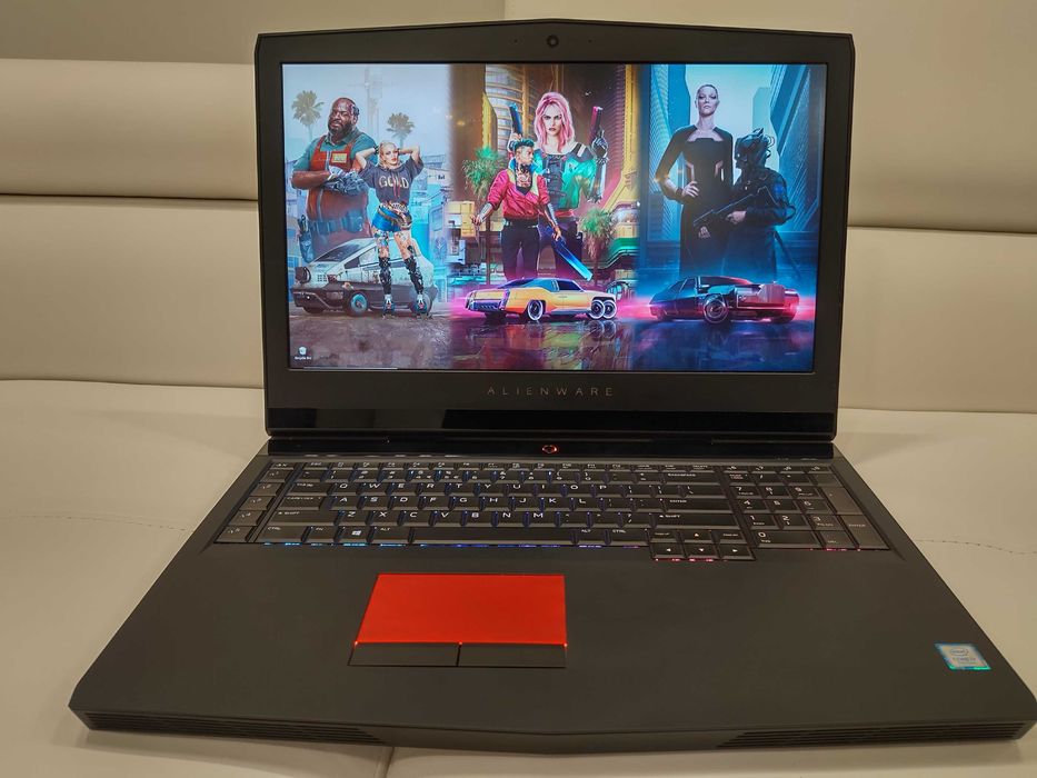 Laptop alienware 17.3 ,intel core i9-8950HK ,video GTX 1080, ram 32 gb