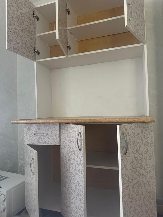 Срочно продам бу  шкаф для Кухня  30000тг