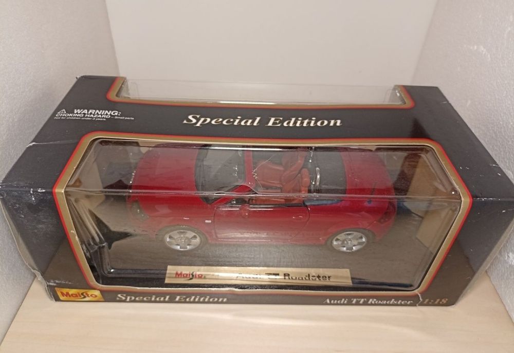 Audi TT maisto 1 18 
Scara 1:18
Maisto 

Fotografiile fac parte din de