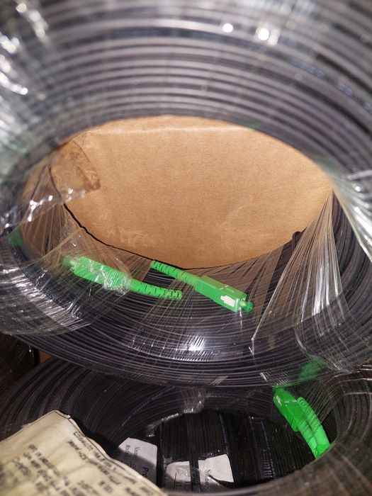 Fibra optica conectorizata , breakout