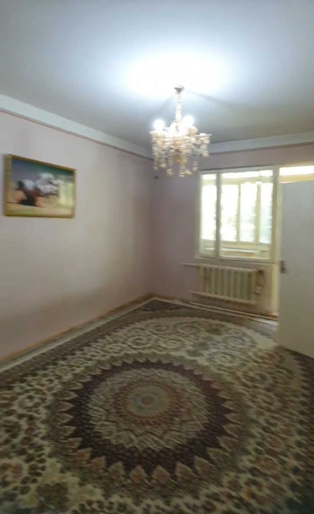 20 квартал Чиланзар, 2/4/4 состояние среднее, б/н 1,5*6,  52м2