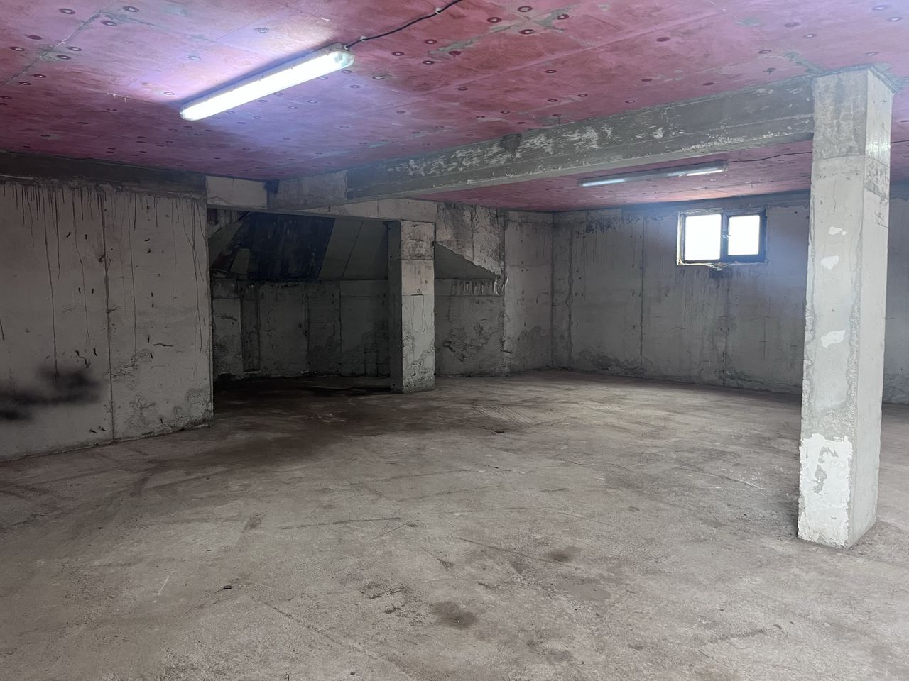 Дава се под наем Склад в Костинброд - 200 кв.м за 1020 € - Снимка #2