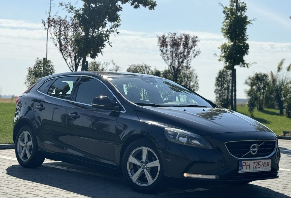 Volvo V40 D2 Momentum / 2013 / 115CP / NAVI - Posibilitate rate