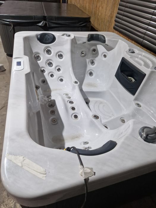Maimulte modell jacuzzi