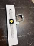 Часы Apple Watch Series 3