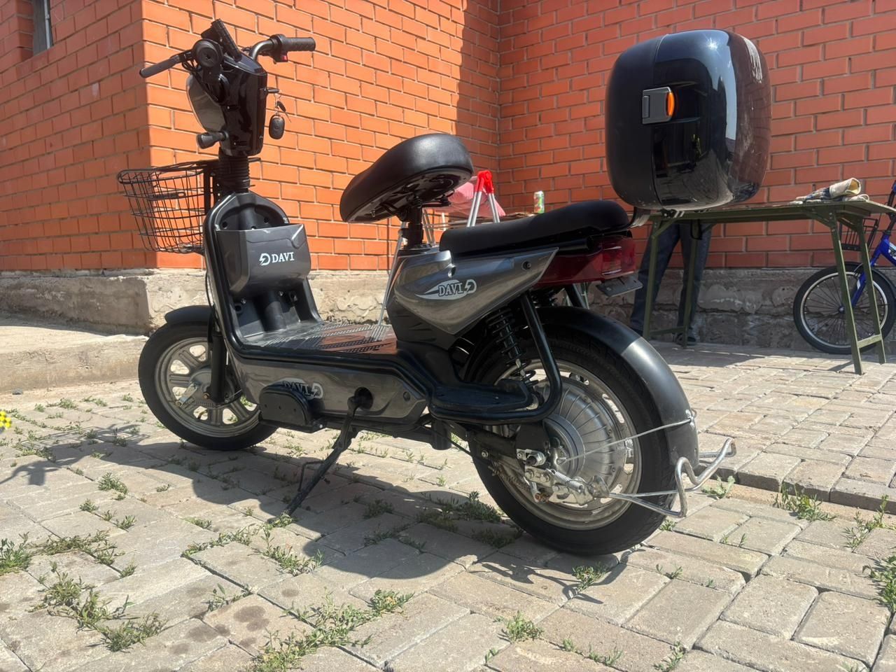 Продаётся электро скутер  Davi полностью на ходу.