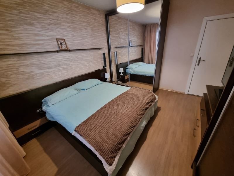 Продава се Тристаен апартамент в София, Фондови жилища - 71 кв.м за 2098 €/кв.м - Снимка #3