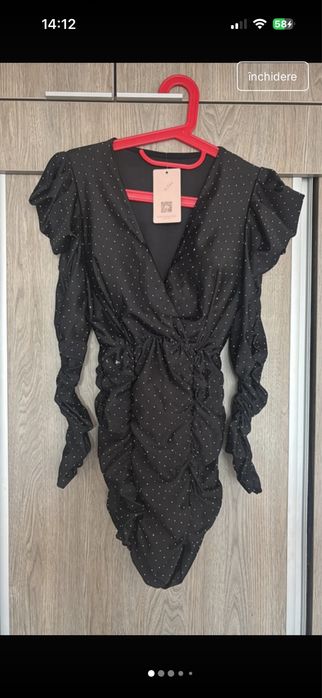 Vand rochie cu pietricele