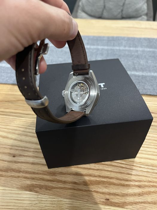 Продавам часовник TISSOT