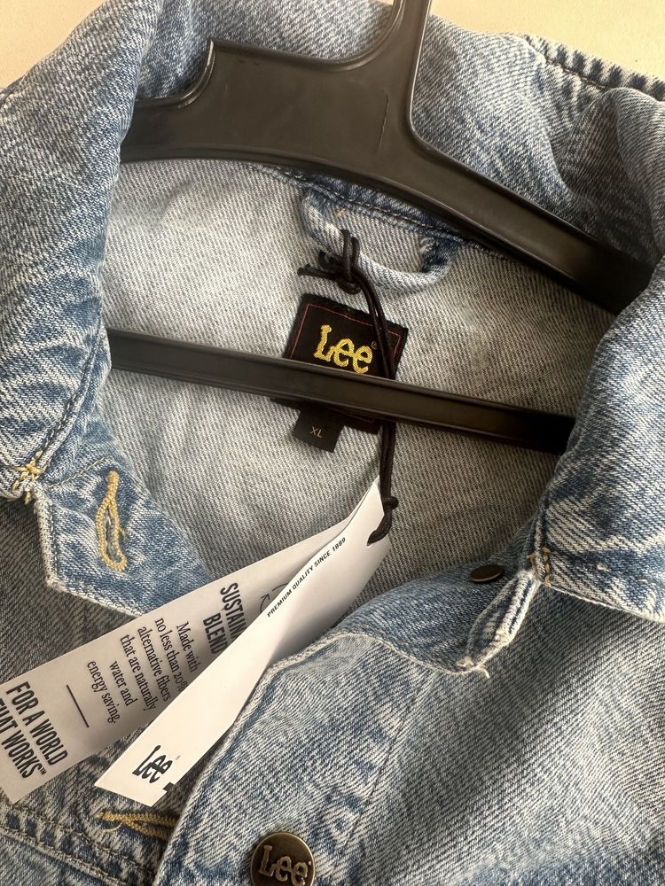 Ново дънково яке Lee с етикет