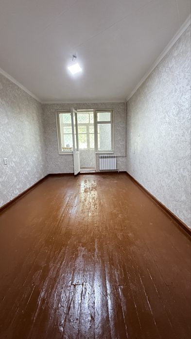 Уй сотилади 1хона 2хона килинган 4-етажка домни 1-етажи падофис вариан