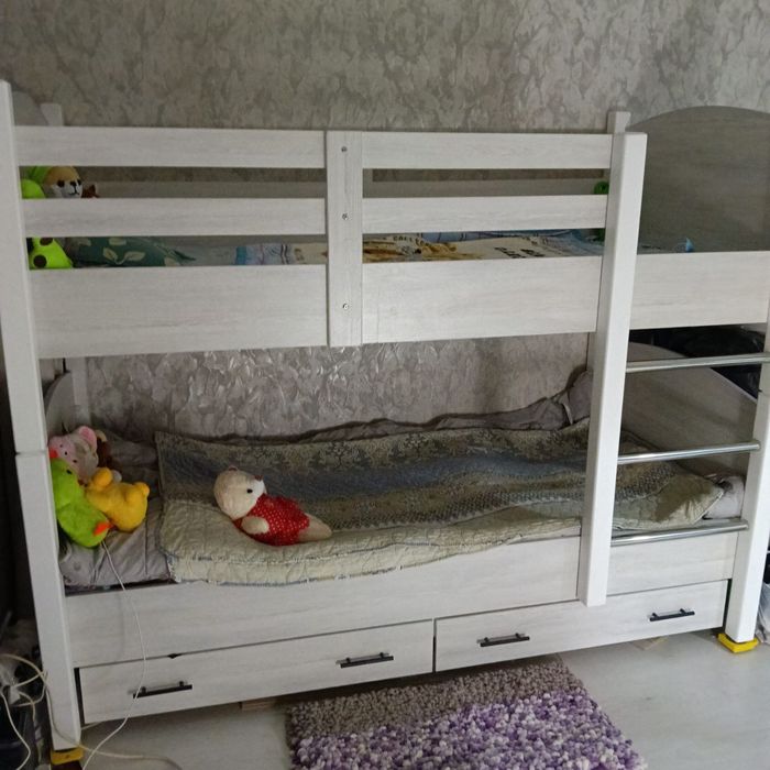 Двух ярусная кровать длина 2м