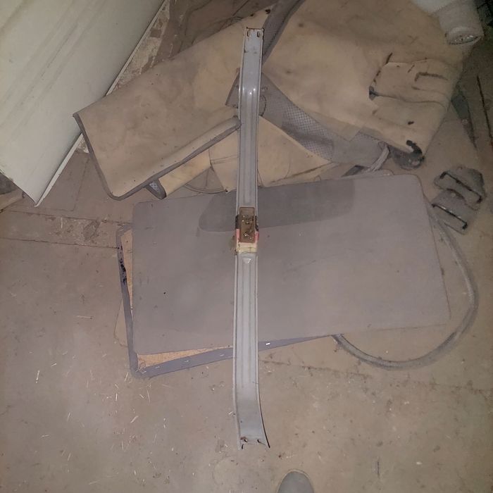 Damas o'rta eshiklar sotiladi