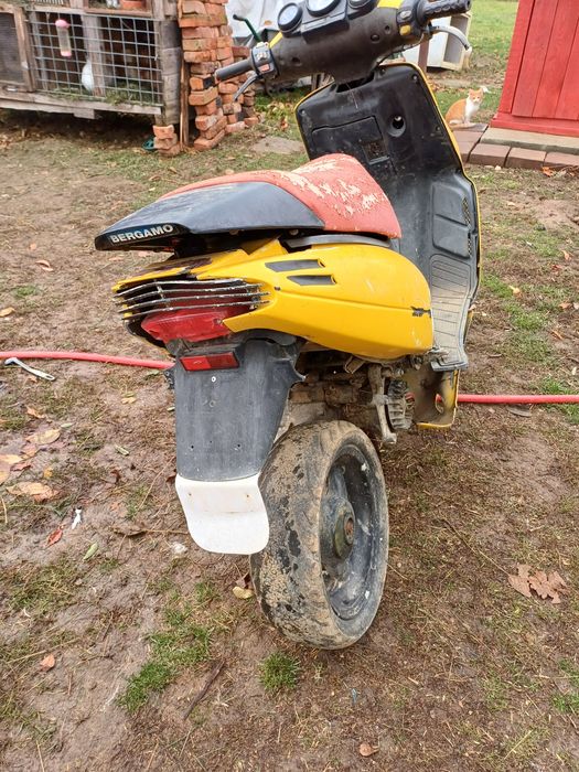 Vand scuter malaguti f 12 de 50cc 800 de leii