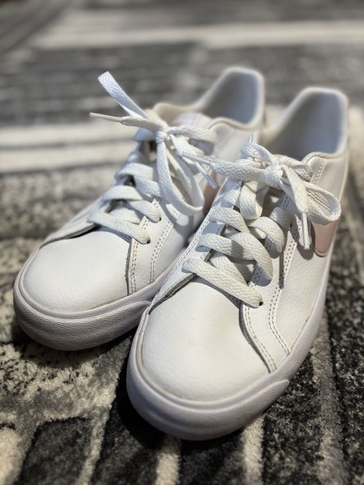 Дамски обувки найк 38 номер