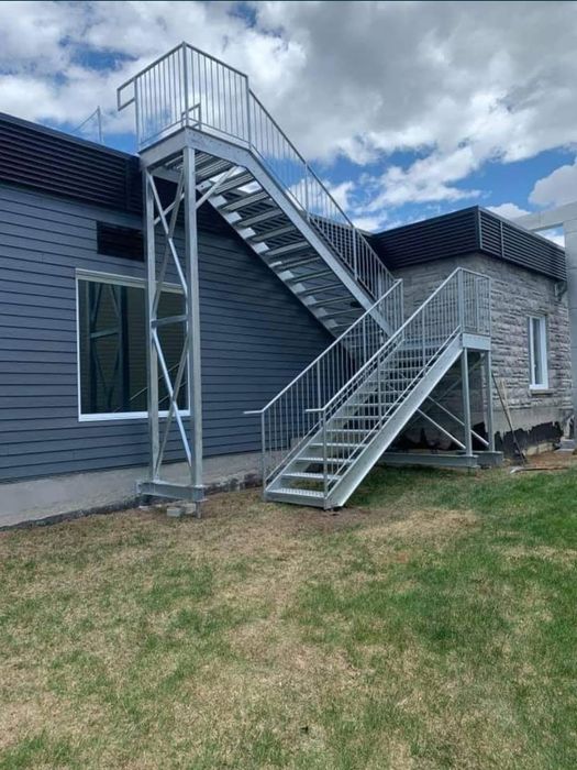 Scări metalice galvanizate la orice demisiune asiguram transport ori u