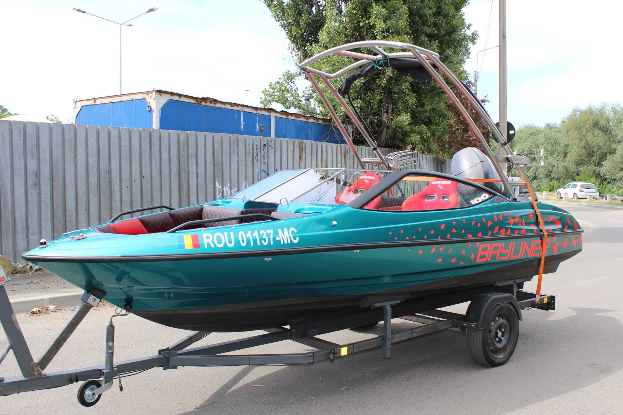 Barca Bayliner Capri 1700