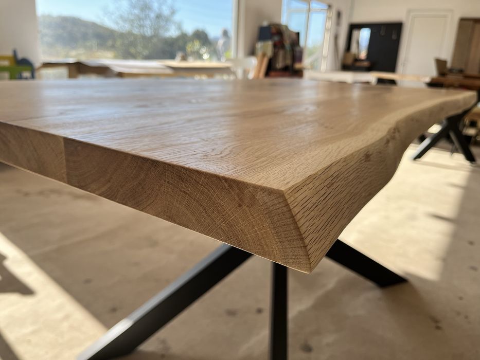 Трапезна маса от масивен дъб с метални крака