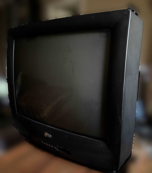 Кинескопный ЭЛТ телевизор LG CF-21F89