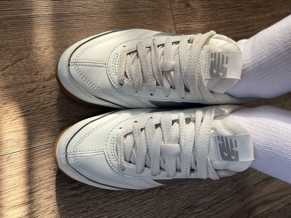 Маратонки new balance